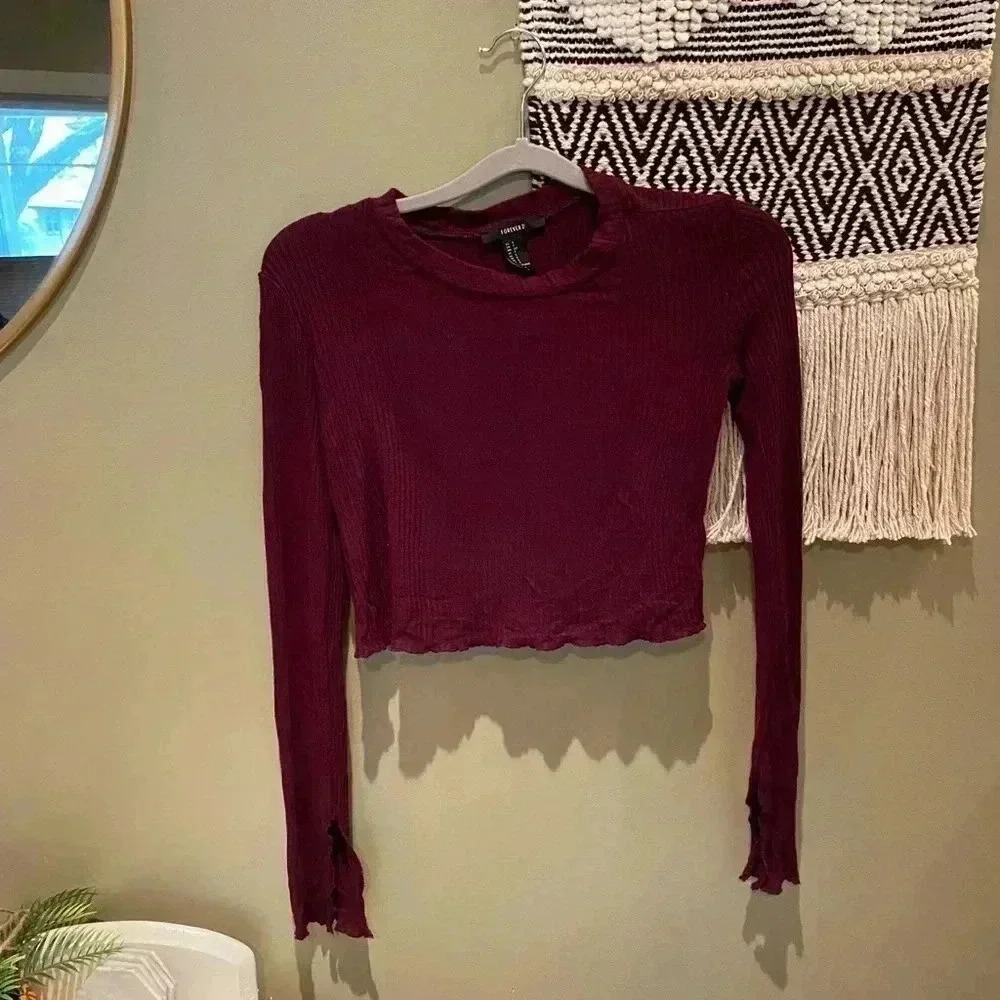 FOREVER 21 BURGUNDY CROP TOP BELL SLEEVES S